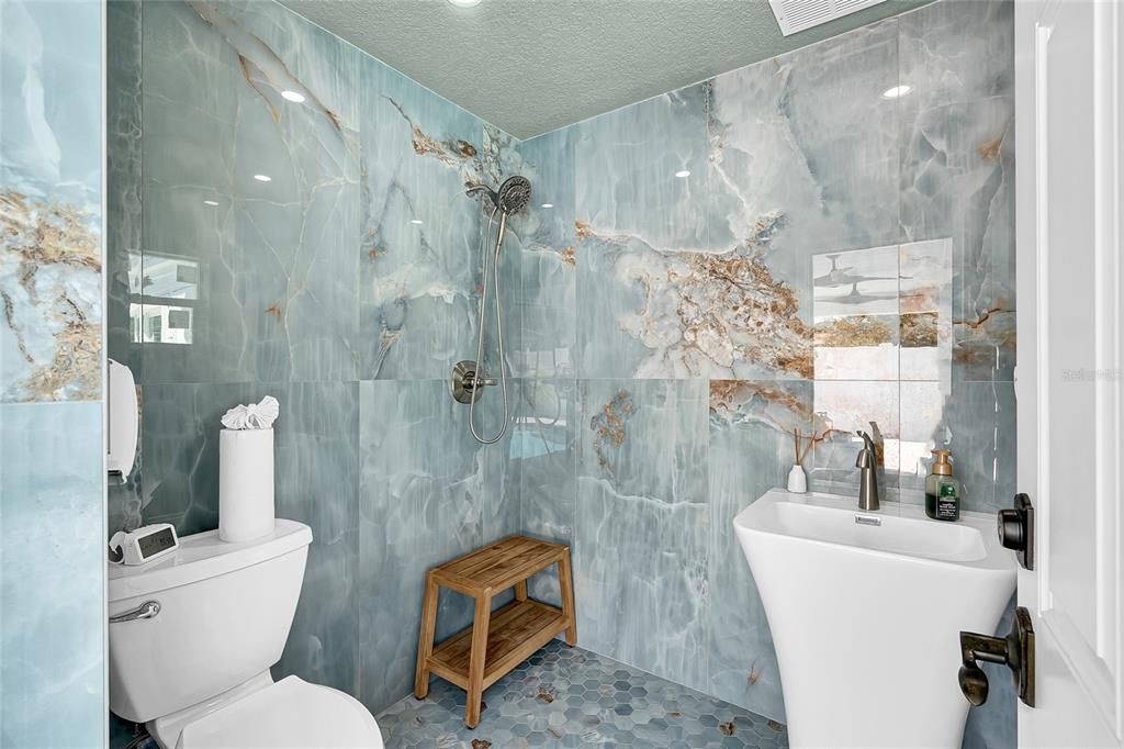 En Venta: $1,600,000 (3 camas, 3 baños, 3023 Pies cuadrados)