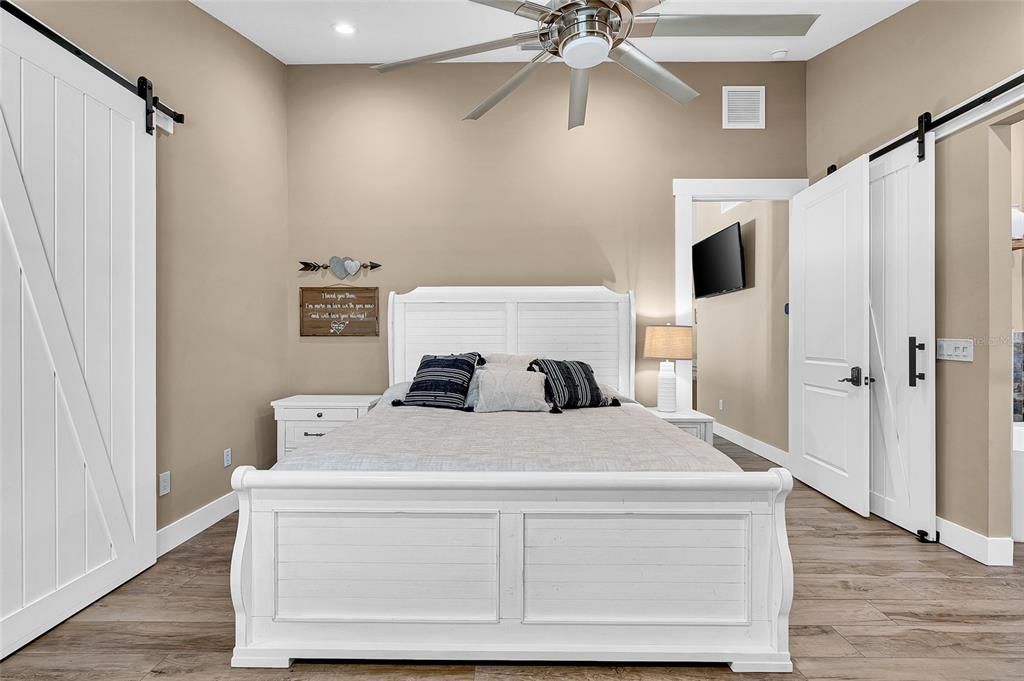 En Venta: $1,600,000 (3 camas, 3 baños, 3023 Pies cuadrados)