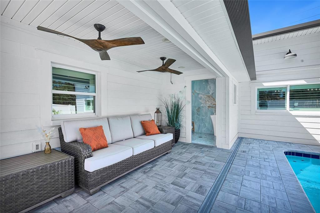 En Venta: $1,600,000 (3 camas, 3 baños, 3023 Pies cuadrados)