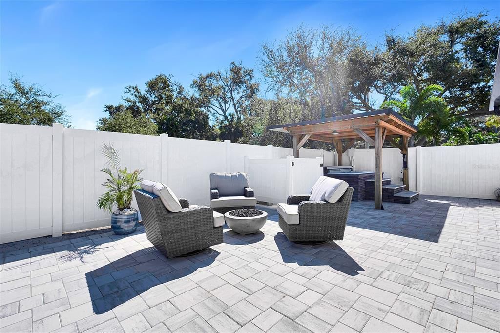 En Venta: $1,600,000 (3 camas, 3 baños, 3023 Pies cuadrados)