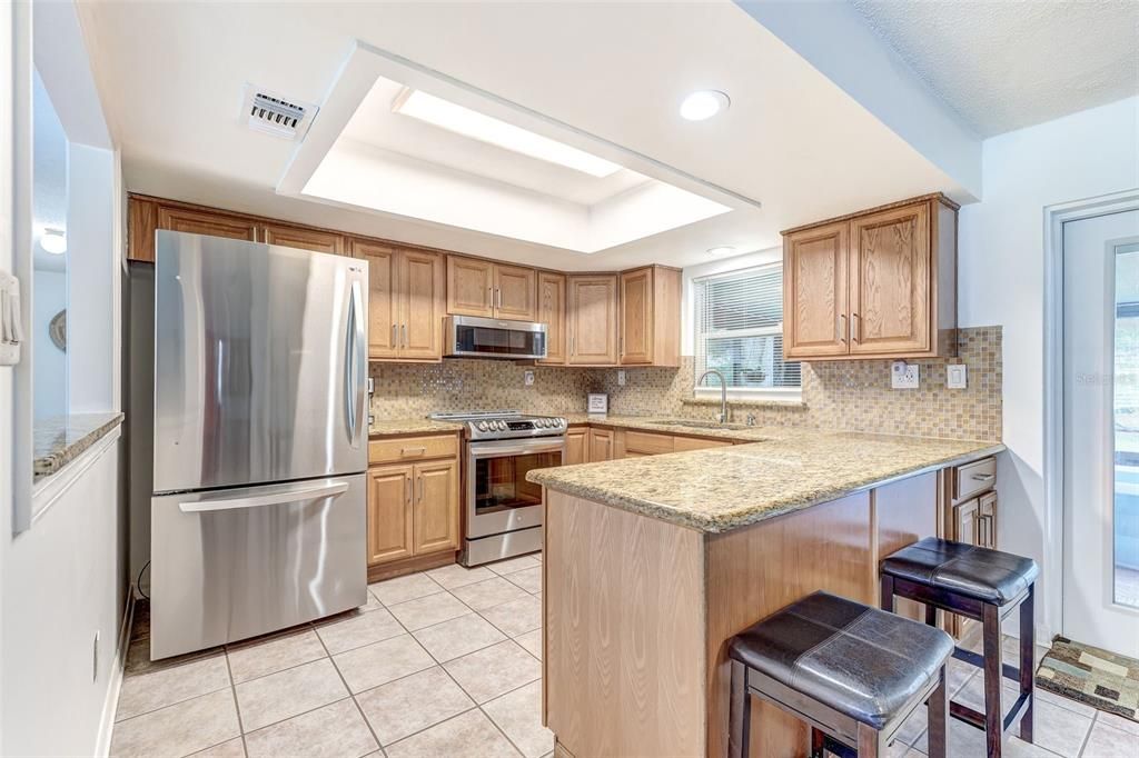 На продажу: $294,999 (3 спален, 2 ванн, 1176 Квадратных фут)