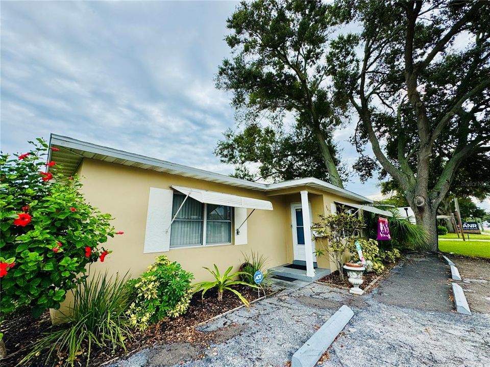 En Venta: $699,000 (0 camas, 0 baños, 1851 Pies cuadrados)