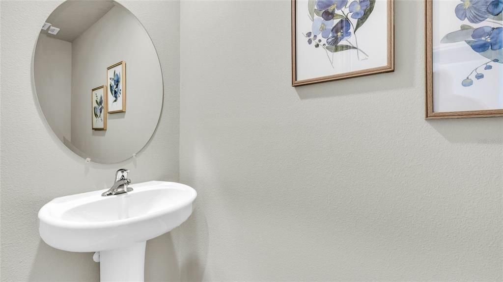 Active With Contract: $413,880 (3 beds, 2 baths, 1673 Square Feet)