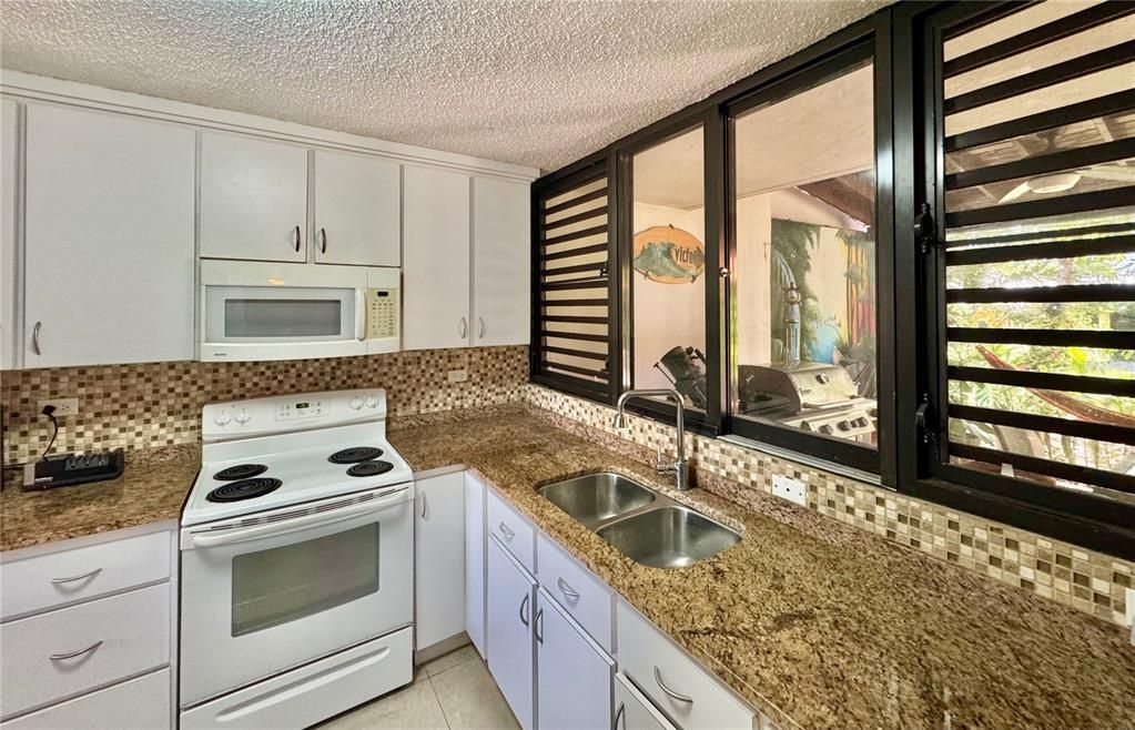 На продажу: $499,000 (3 спален, 2 ванн, 1250 Квадратных фут)