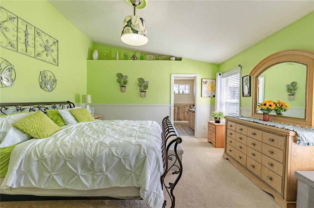 For Sale: $525,000 (4 beds, 2 baths, 2034 Square Feet)