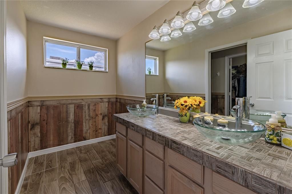 For Sale: $525,000 (4 beds, 2 baths, 2034 Square Feet)