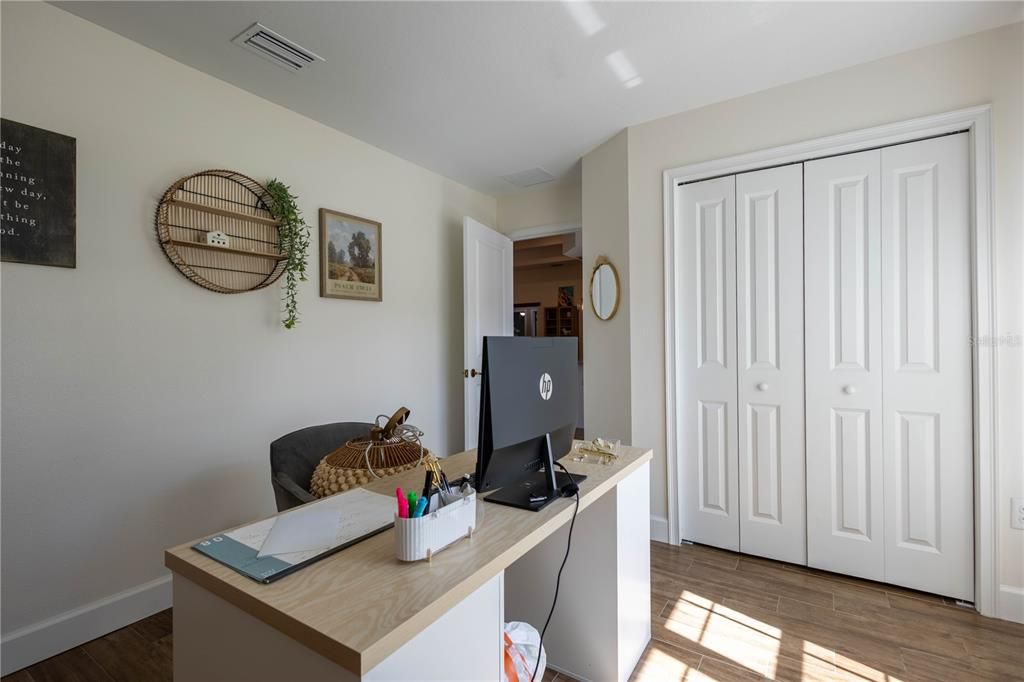 En Venta: $395,000 (4 camas, 2 baños, 1868 Pies cuadrados)