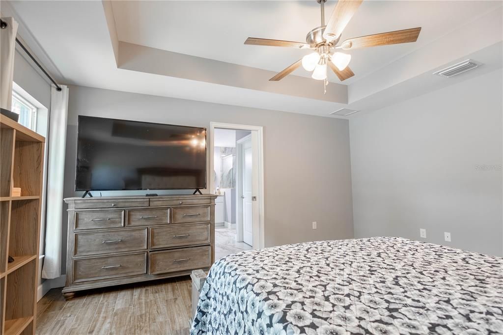 En Venta: $395,000 (4 camas, 2 baños, 1868 Pies cuadrados)