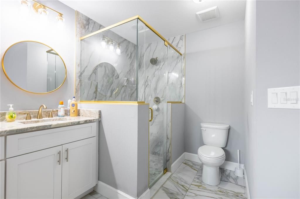 En Venta: $395,000 (4 camas, 2 baños, 1868 Pies cuadrados)