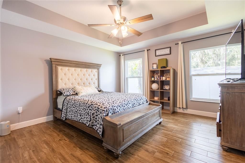 En Venta: $395,000 (4 camas, 2 baños, 1868 Pies cuadrados)