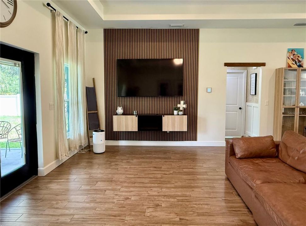 En Venta: $395,000 (4 camas, 2 baños, 1868 Pies cuadrados)