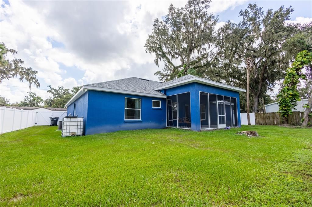 En Venta: $395,000 (4 camas, 2 baños, 1868 Pies cuadrados)