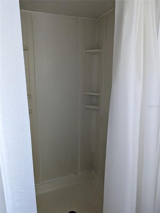 合同活跃: $1,350 (1 贝兹, 1 浴室, 620 平方英尺)