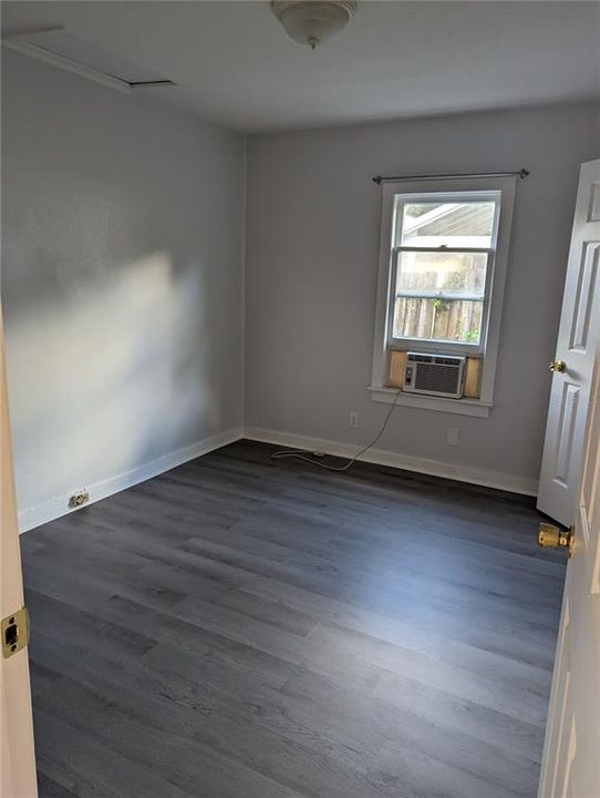 合同活跃: $1,350 (1 贝兹, 1 浴室, 620 平方英尺)