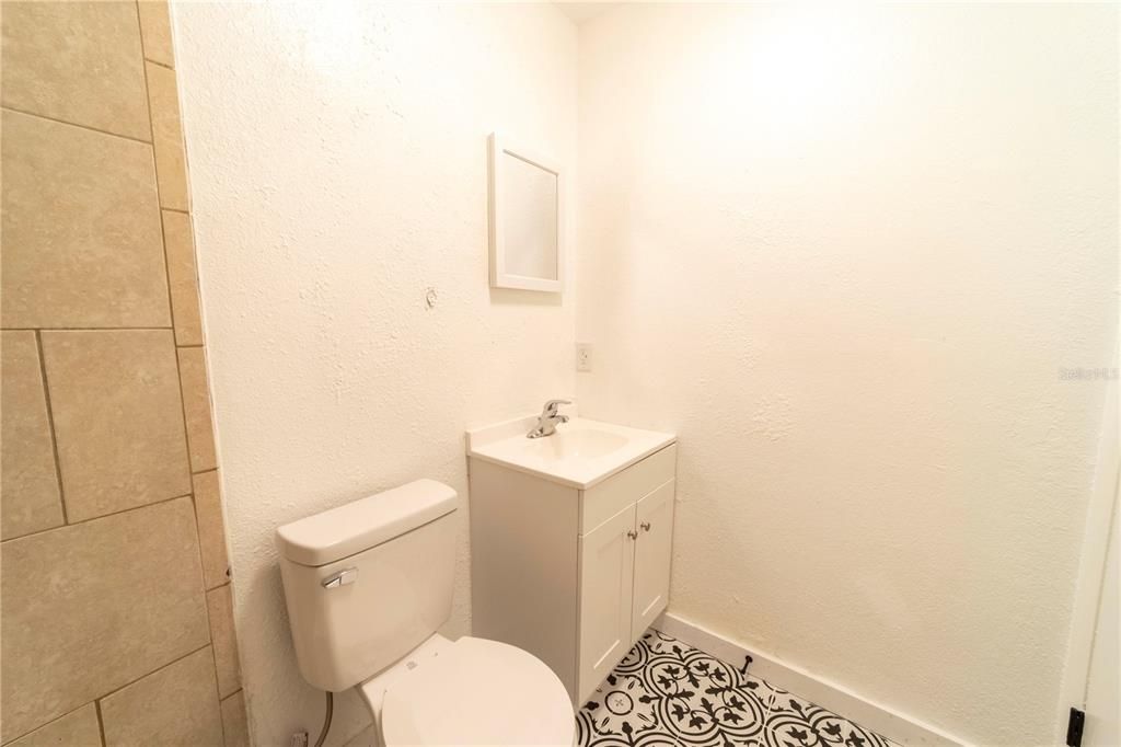 Active With Contract: $239,999 (4 beds, 2 baths, 1066 Square Feet)