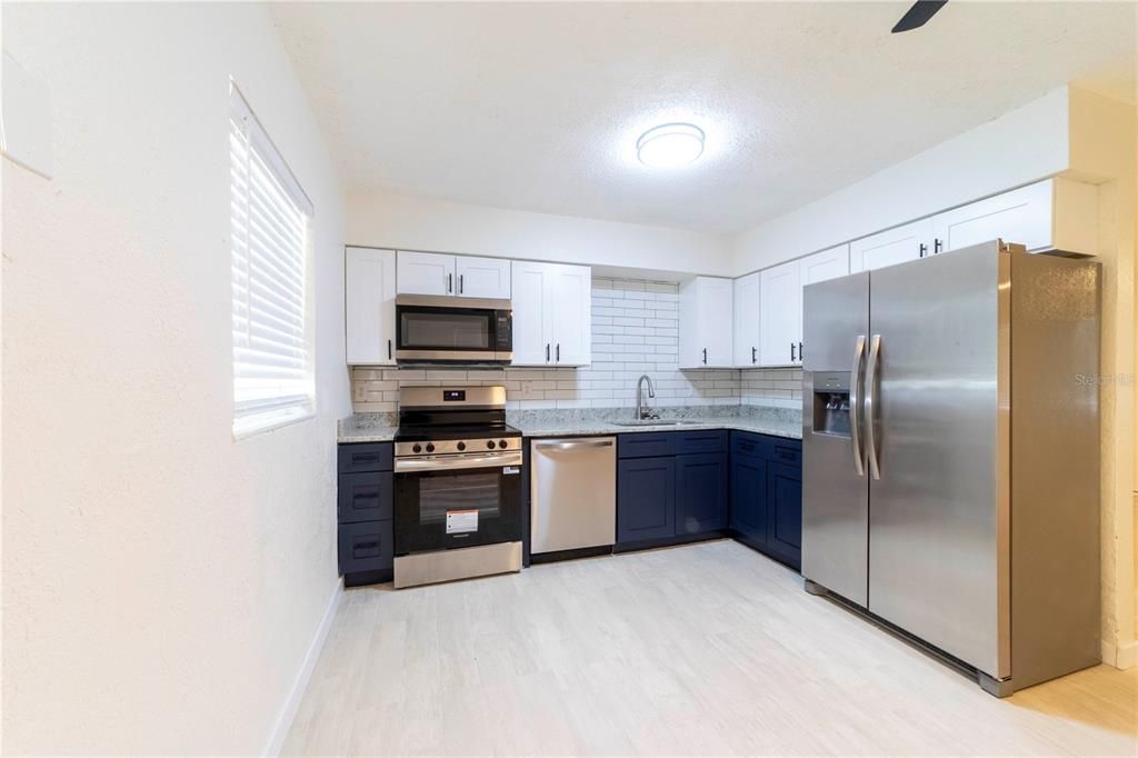 Active With Contract: $239,999 (4 beds, 2 baths, 1066 Square Feet)