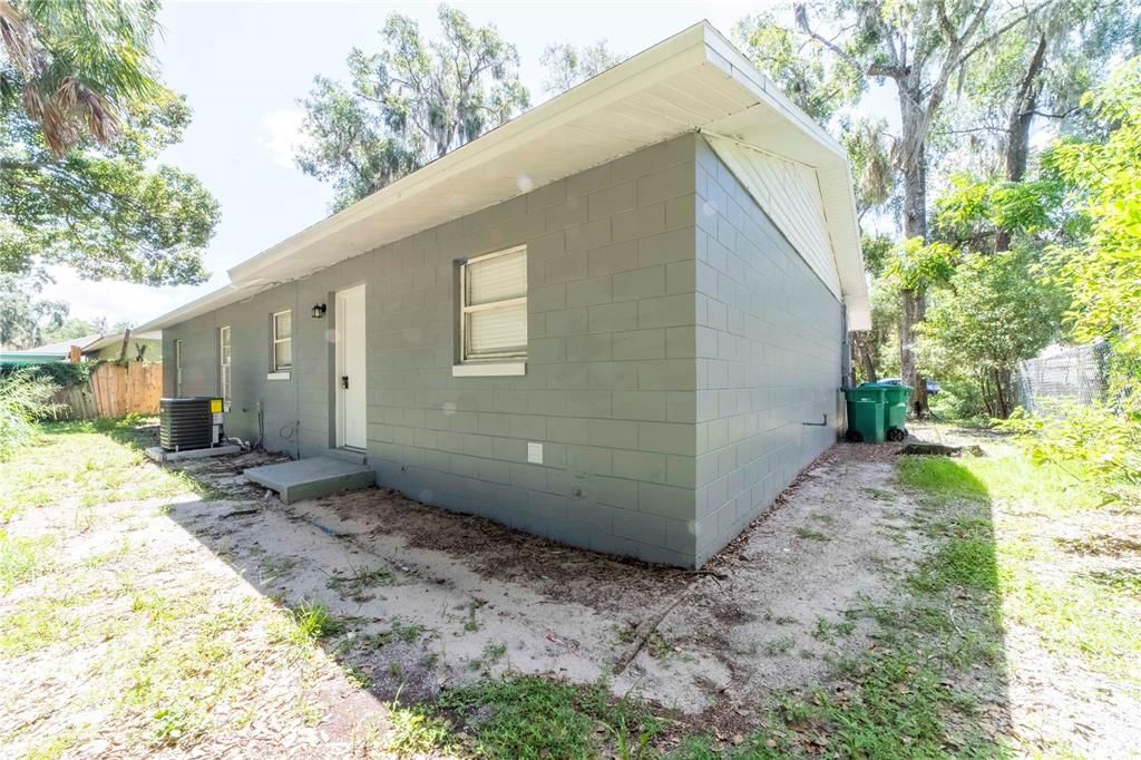 Active With Contract: $239,999 (4 beds, 2 baths, 1066 Square Feet)