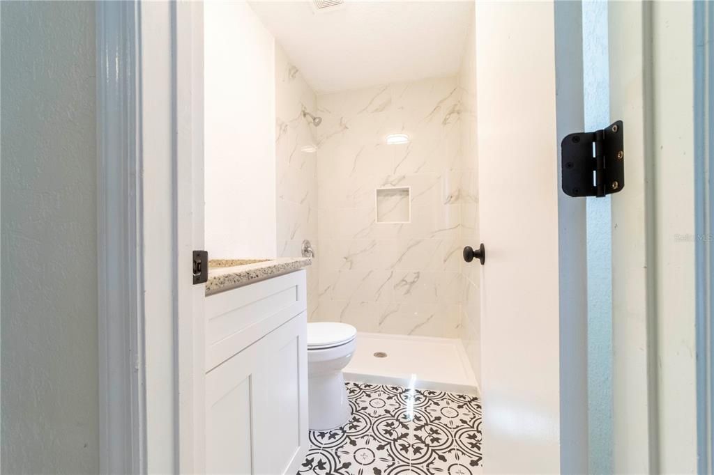 Active With Contract: $239,999 (4 beds, 2 baths, 1066 Square Feet)