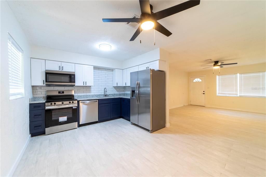 Active With Contract: $239,999 (4 beds, 2 baths, 1066 Square Feet)