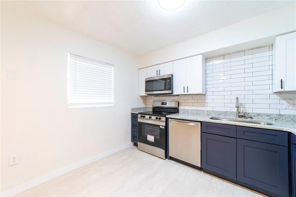 Active With Contract: $239,999 (4 beds, 2 baths, 1066 Square Feet)