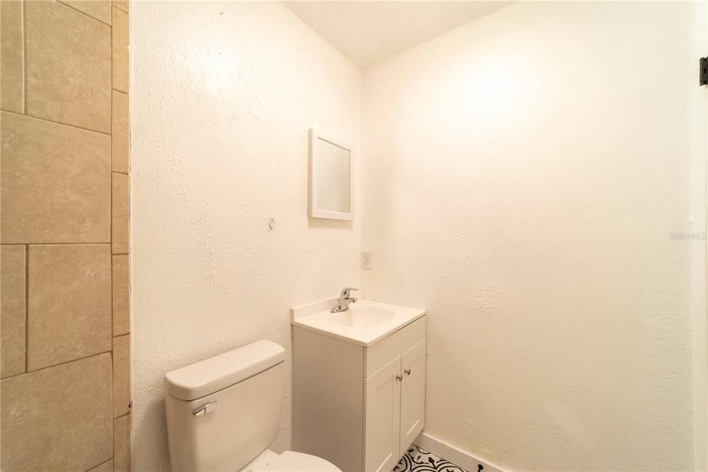 Active With Contract: $239,999 (4 beds, 2 baths, 1066 Square Feet)