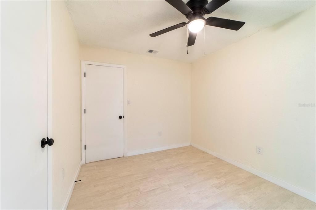 Active With Contract: $239,999 (4 beds, 2 baths, 1066 Square Feet)