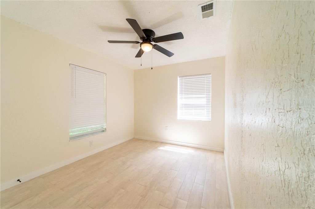 Active With Contract: $239,999 (4 beds, 2 baths, 1066 Square Feet)