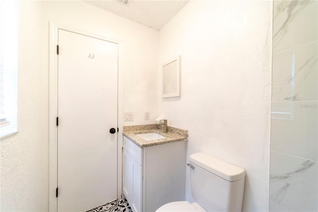 Active With Contract: $239,999 (4 beds, 2 baths, 1066 Square Feet)