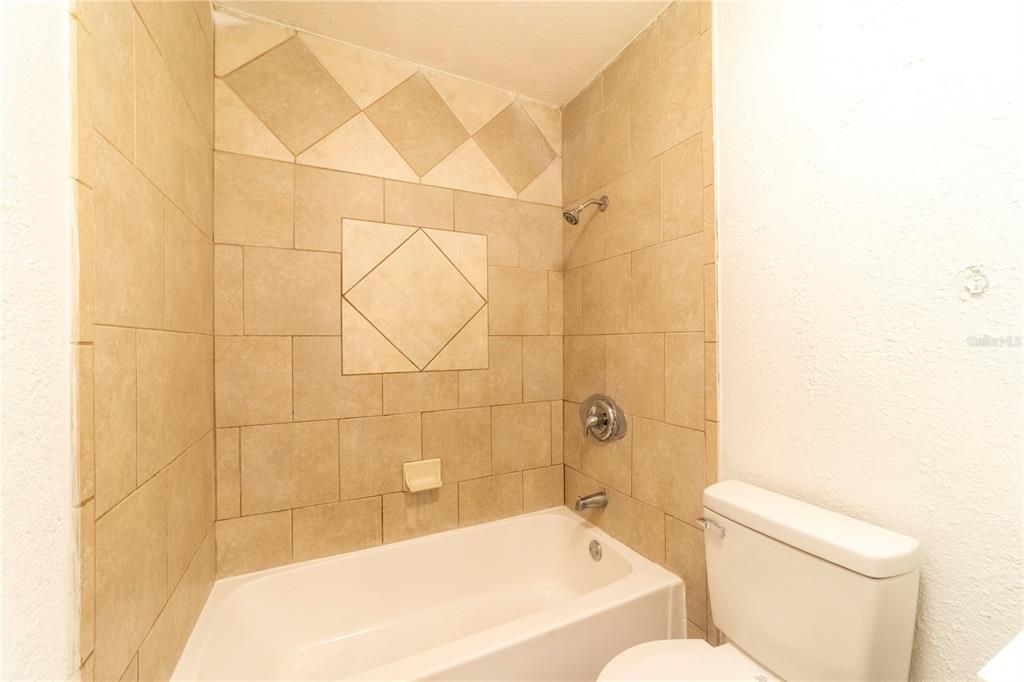 Active With Contract: $239,999 (4 beds, 2 baths, 1066 Square Feet)