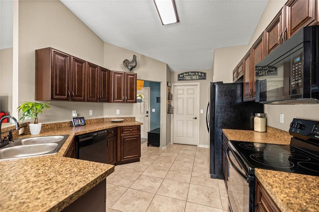 For Sale: $284,900 (4 beds, 2 baths, 1752 Square Feet)