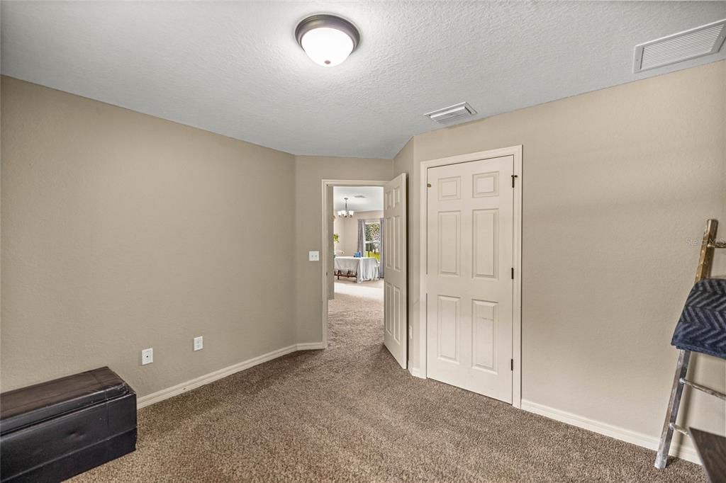 For Sale: $284,900 (4 beds, 2 baths, 1752 Square Feet)