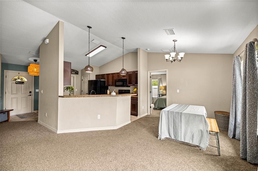 For Sale: $284,900 (4 beds, 2 baths, 1752 Square Feet)