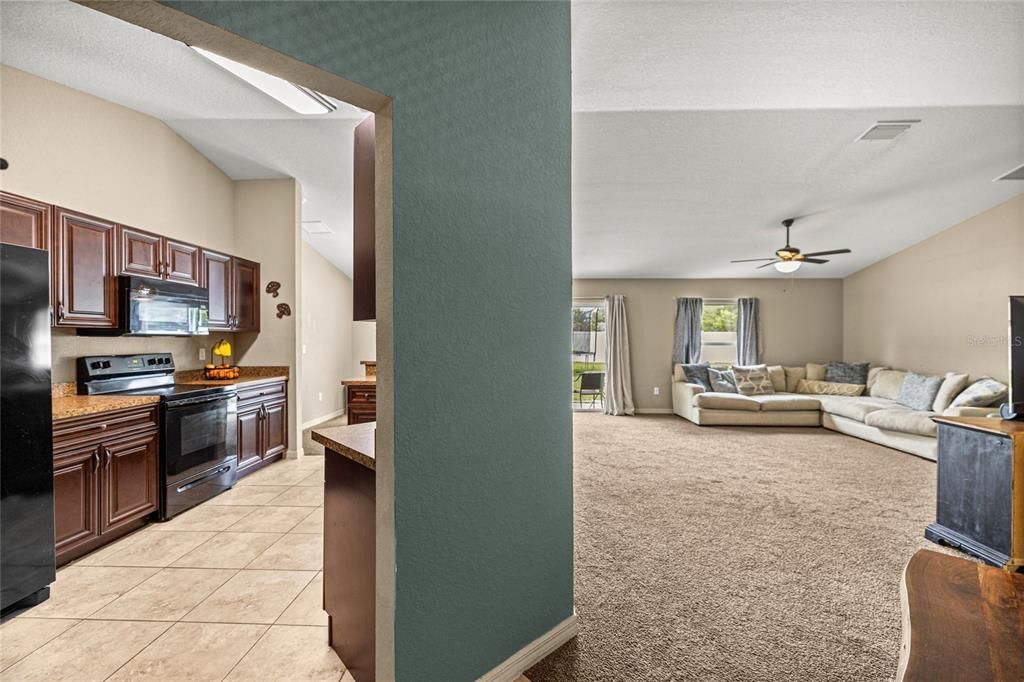 For Sale: $284,900 (4 beds, 2 baths, 1752 Square Feet)