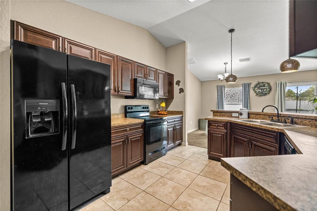 For Sale: $284,900 (4 beds, 2 baths, 1752 Square Feet)