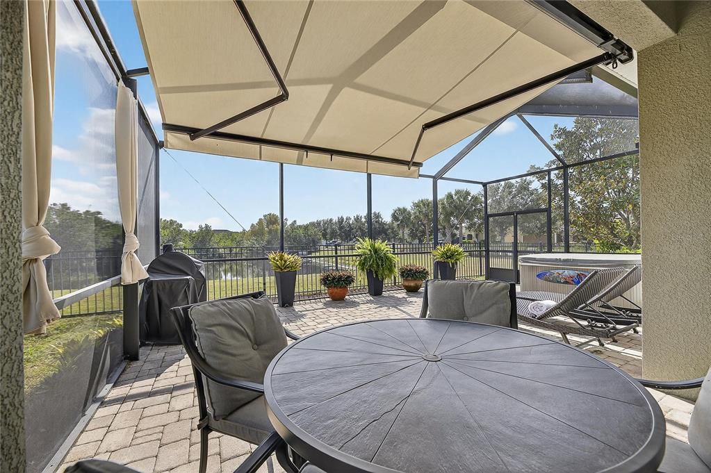 合同活跃: $575,000 (3 贝兹, 2 浴室, 2583 平方英尺)