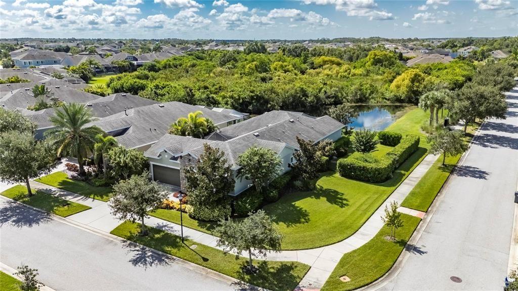 合同活跃: $575,000 (3 贝兹, 2 浴室, 2583 平方英尺)