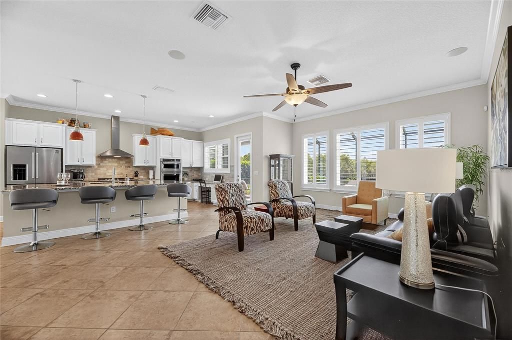 合同活跃: $575,000 (3 贝兹, 2 浴室, 2583 平方英尺)