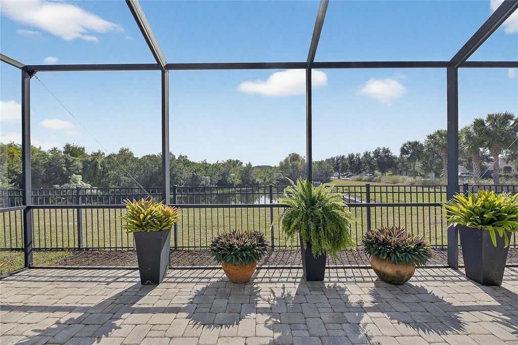 合同活跃: $575,000 (3 贝兹, 2 浴室, 2583 平方英尺)