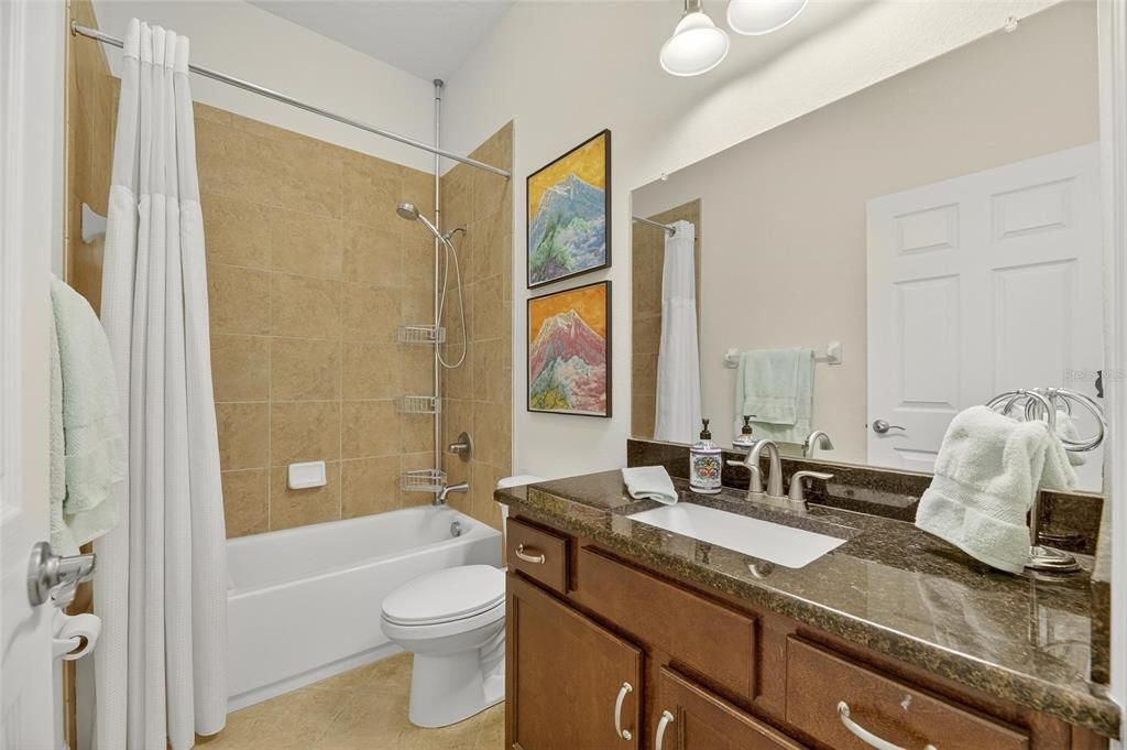 合同活跃: $575,000 (3 贝兹, 2 浴室, 2583 平方英尺)