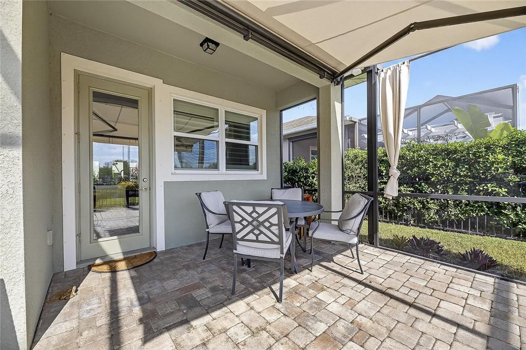 合同活跃: $575,000 (3 贝兹, 2 浴室, 2583 平方英尺)