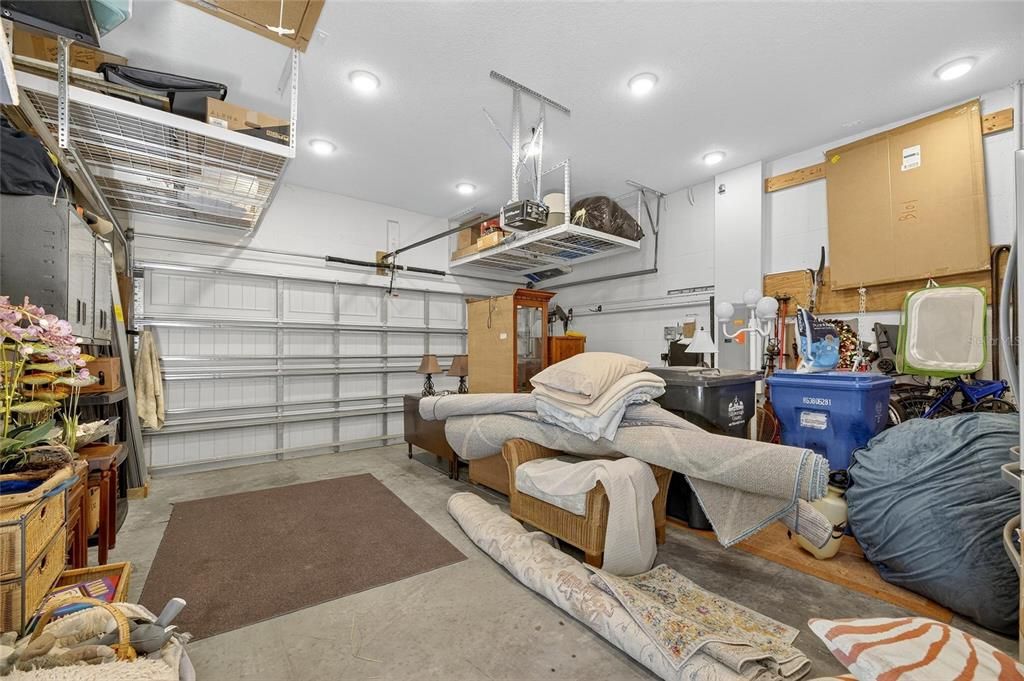 合同活跃: $575,000 (3 贝兹, 2 浴室, 2583 平方英尺)