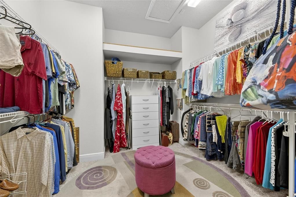 合同活跃: $575,000 (3 贝兹, 2 浴室, 2583 平方英尺)