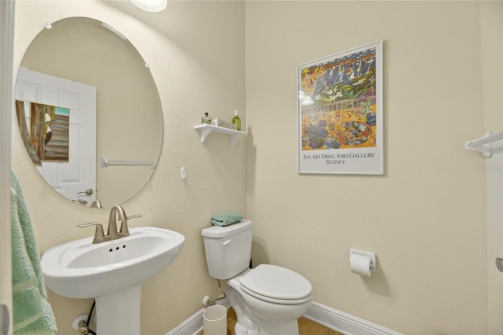 合同活跃: $575,000 (3 贝兹, 2 浴室, 2583 平方英尺)