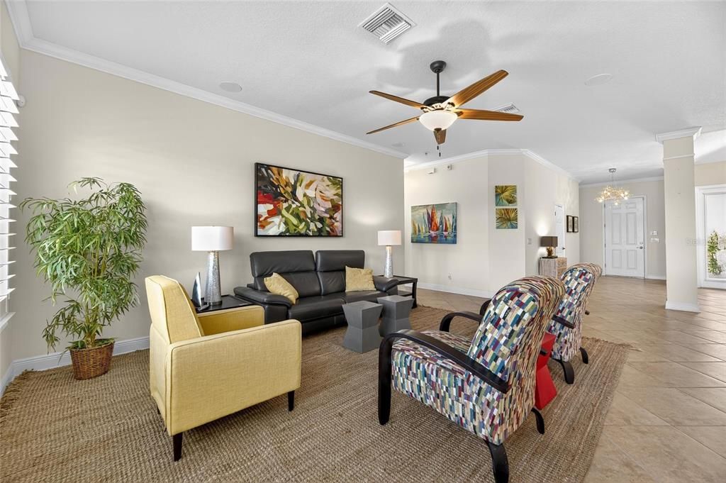 合同活跃: $575,000 (3 贝兹, 2 浴室, 2583 平方英尺)