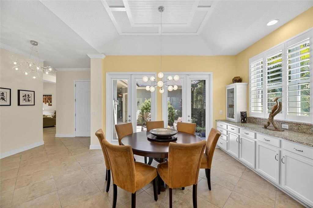 合同活跃: $575,000 (3 贝兹, 2 浴室, 2583 平方英尺)