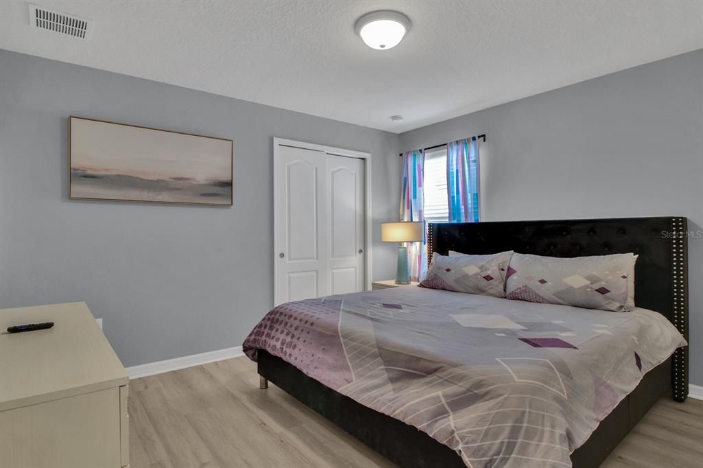 Activo con contrato: $3,800 (7 camas, 5 baños, 3314 Pies cuadrados)