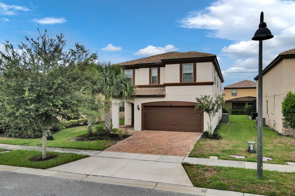 Activo con contrato: $3,800 (7 camas, 5 baños, 3314 Pies cuadrados)