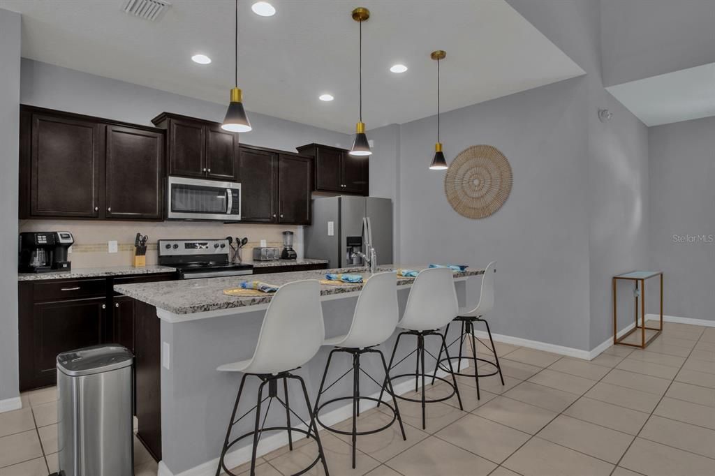 Activo con contrato: $3,800 (7 camas, 5 baños, 3314 Pies cuadrados)