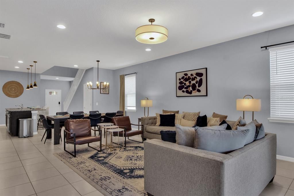 Activo con contrato: $3,800 (7 camas, 5 baños, 3314 Pies cuadrados)