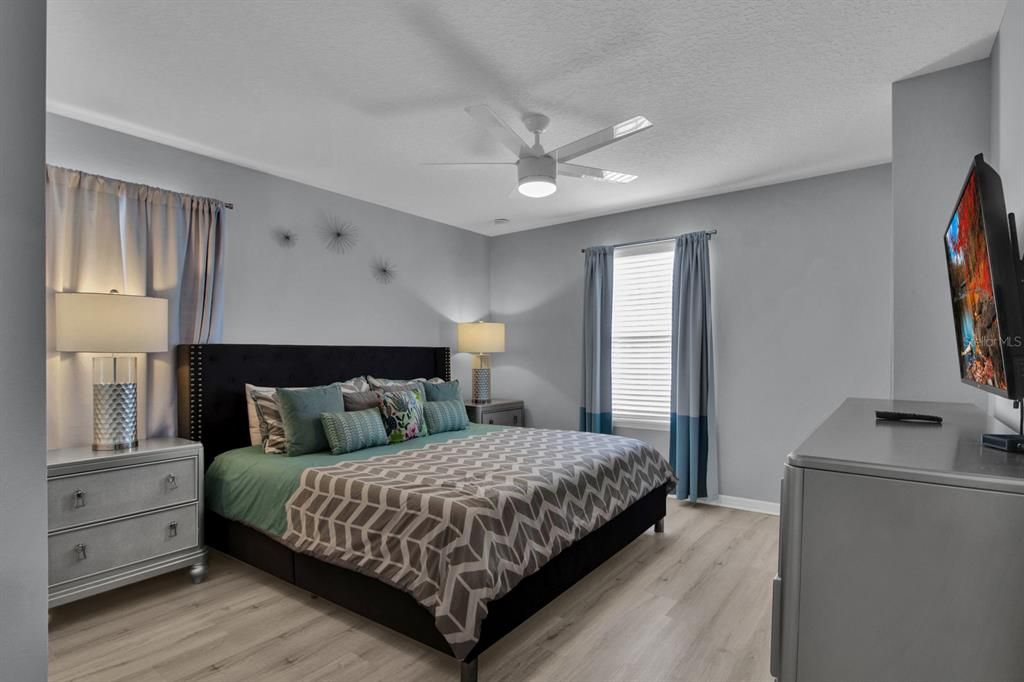 Activo con contrato: $3,800 (7 camas, 5 baños, 3314 Pies cuadrados)